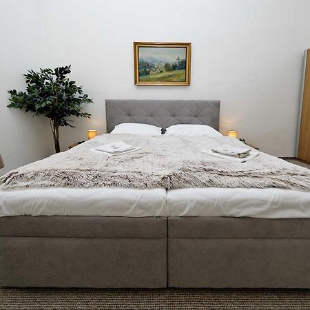 Apartments U Cisare Прага Экстерьер фото