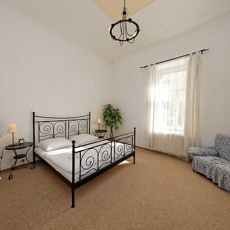 Apartments U Cisare Прага Экстерьер фото