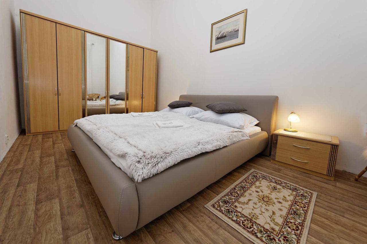 Apartments U Cisare Прага Экстерьер фото