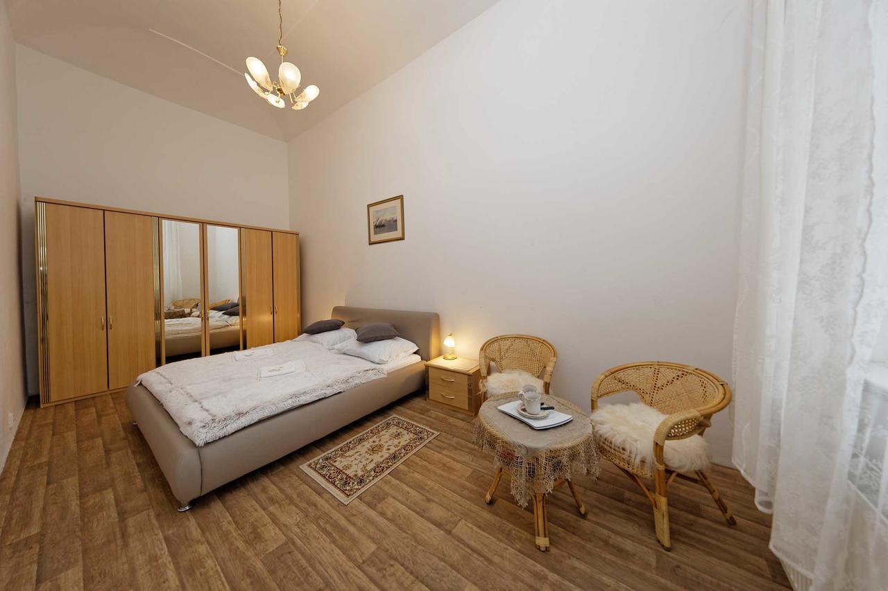 Apartments U Cisare Прага Экстерьер фото