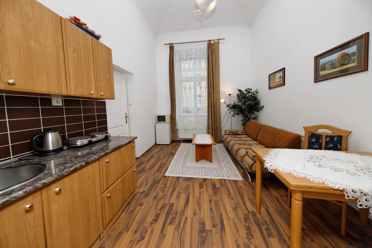 Apartments U Cisare Прага Экстерьер фото