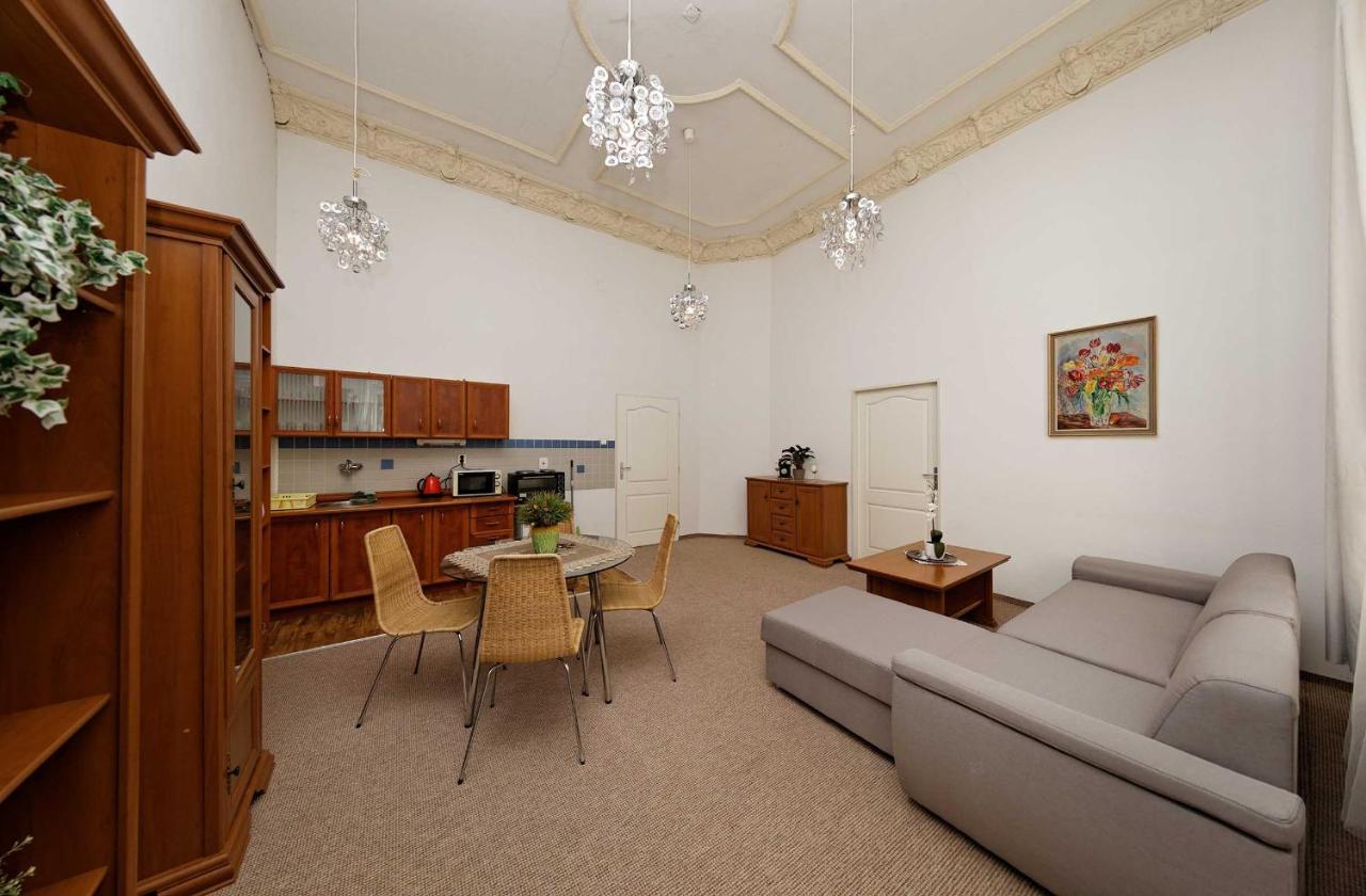 Apartments U Cisare Прага Экстерьер фото