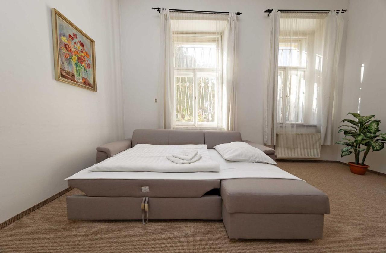 Apartments U Cisare Прага Экстерьер фото